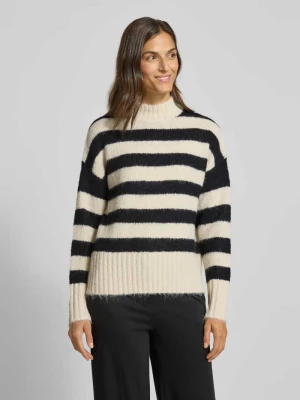 Sweter z dzianiny z prążkowanymi wykończeniami model ‘ILENE’ Soyaconcept