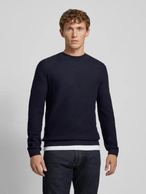 Sweter z dzianiny z prążkowanymi wykończeniami model ‘LUCAS’ Jack & Jones Premium