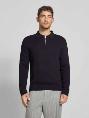 Sweter z dzianiny z prążkowanymi wykończeniami model ‘MILANO’ Jack & Jones Premium