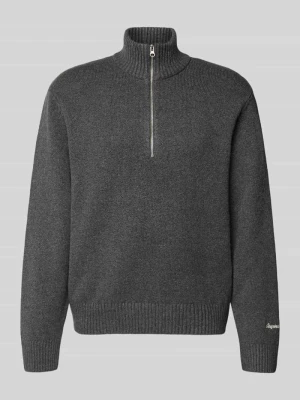Sweter z dzianiny z prążkowanymi wykończeniami model ‘NORREBRO’ jack & jones