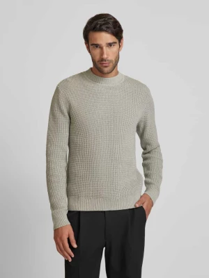 Sweter z dzianiny z prążkowanymi wykończeniami model ‘VIGGO’ Jack & Jones Premium