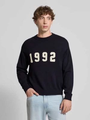 Sweter z dzianiny z prążkowanymi wykończeniami REVIEW