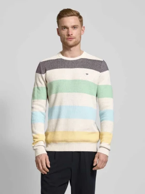 Sweter z dzianiny z wyhaftowanym logo FYNCH-HATTON