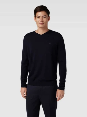 Sweter z dzianiny z wyhaftowanym logo FYNCH-HATTON