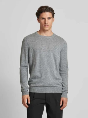 Sweter z dzianiny z wyhaftowanym logo FYNCH-HATTON
