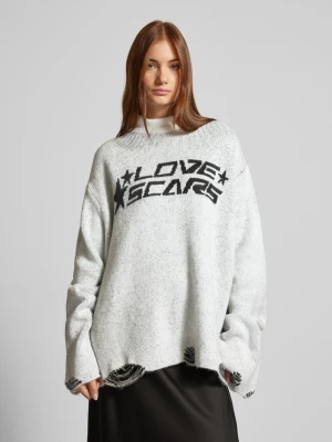 Sweter z dzianiny z wyhaftowanym logo LOVE SCARS