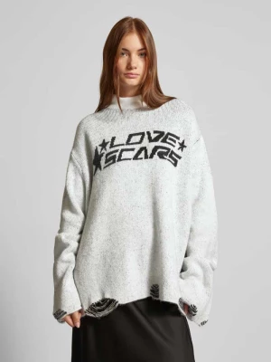 Sweter z dzianiny z wyhaftowanym logo LOVE SCARS