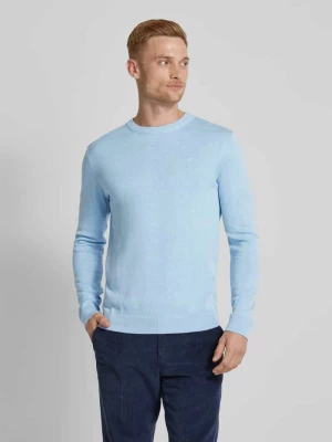 Sweter z dzianiny z wyhaftowanym logo model ‘BASIC’ Tom Tailor