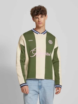 Sweter z dzianiny z wyhaftowanym logo PROHIBITED