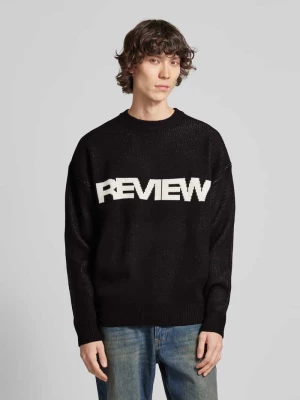 Sweter z dzianiny z wyhaftowanym logo REVIEW