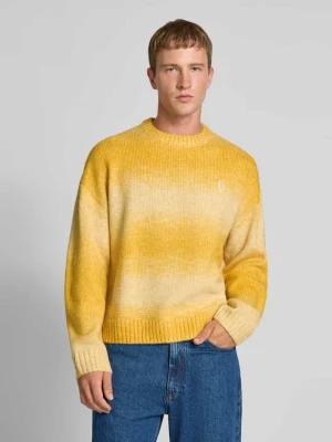Sweter z dzianiny z wyhaftowanym logo REVIEW