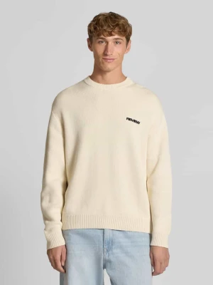 Sweter z dzianiny z wyhaftowanym logo REVIEW