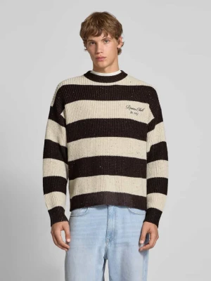 Sweter z dzianiny z wyhaftowanym logo REVIEW