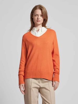 Sweter z dzianiny z zaokrąglonym dekoltem w serek Christian Berg Woman