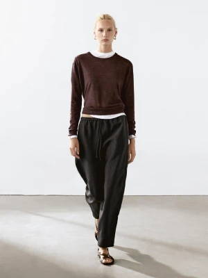 Sweter Z Dzianiny Ze 100% Lnu Z Okrągłym Dekoltem - Bakłażanowy/Oberżynowy - - Massimo Dutti - Kobieta