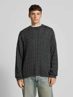 Sweter z dzianiny ze ściegiem warkoczowym i wyhaftowanym logo Carhartt Work In Progress