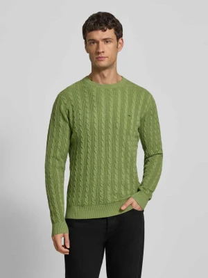 Sweter z dzianiny ze ściegiem warkoczowym i wyhaftowanym logo FYNCH-HATTON