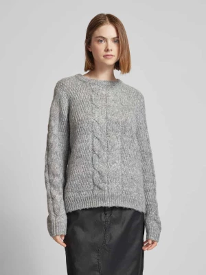 Sweter z dzianiny ze ściegiem warkoczowym model ‘NINA’ Pieces