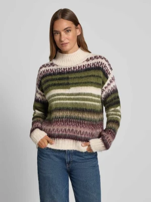Sweter z dzianiny ze wzorem w paski i stójką MORE & MORE