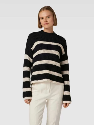 Sweter z dzianiny ze wzorem w paski model ‘HILDA’ Vero Moda