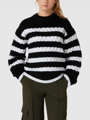 Sweter z dzianiny ze wzorem w paski model ‘Jasmina’ Gina Tricot