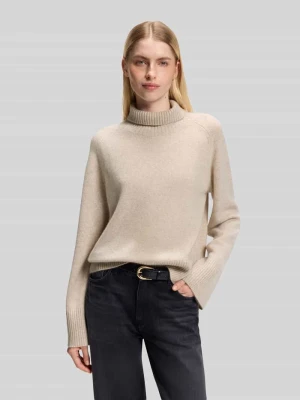 sweter z golfem o kroju regular fit z kaszmiru Boss Piaskowy