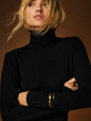 Sweter z golfem w czarnym kolorze TARANKO