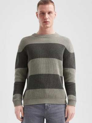 Sweter z grubej dzianiny z efektem sprania QS oliwkowy