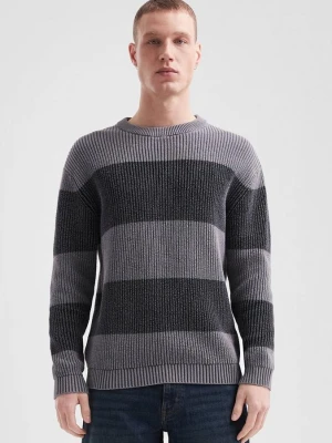 Sweter z grubej dzianiny z efektem sprania QS szary