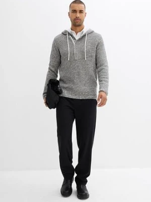 Sweter z kapturem bonprix