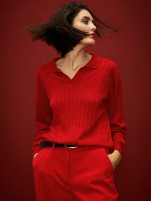 Sweter z kołnierzykiem i metaliczną nitką czerwona Moodo