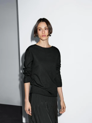 Sweter Z Mieszanki Wełny Z Dekoltem Łódką - Czarny - - Massimo Dutti - Kobieta