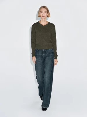 Sweter Z Mieszanki Wełny Z Dekoltem W Serek - Ziel Pop - - Massimo Dutti - Kobieta