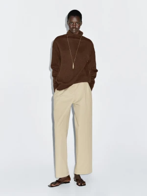 Sweter Z Mieszanki Wełny Z Golfem - Toffee - - Massimo Dutti - Kobieta