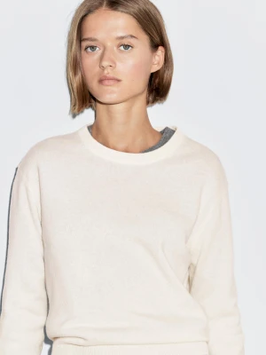 Sweter Z Mieszanki Wełny Z Okrągłym Dekoltem - Surowy - - Massimo Dutti - Kobieta