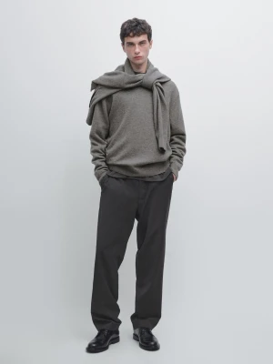 Dzianinowy Sweter Z Mieszanki Wełny Z Okrągłym Dekoltem - Szary Antracytowy - - Massimo Dutti - Mężczyzna