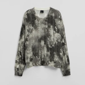 Sweter z nieregularnym wzorem i efektem sprania House