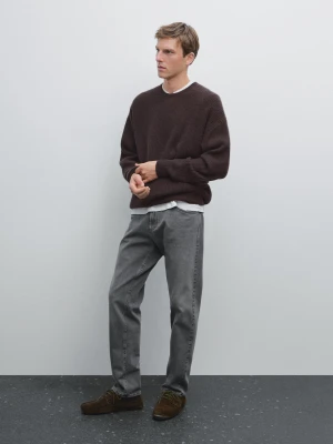 Sweter Z Prążkowanej Dzianiny Ze 100% Kaszmiru - Czerwone Wino - - Massimo Dutti - Mężczyzna