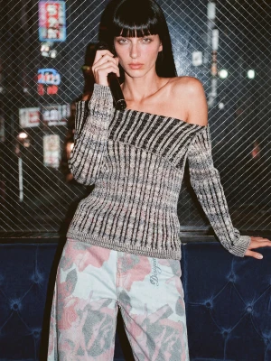 Sweter z prążkowanym dekoltem typu łódka Desigual czarny