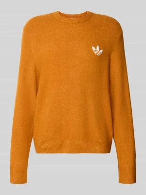 Sweter z wyhaftowanym logo adidas Originals Koniakowy