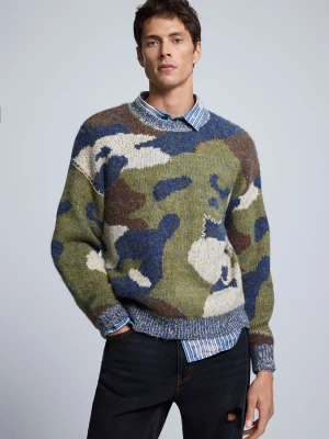 sweter żakardowy w kamuflażu Desigual zielony