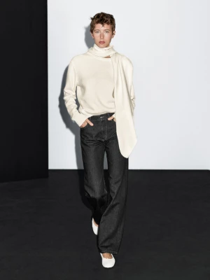 Sweter Ze 100% Kaszmiru Z Dekoltem Z Szalika - Beżowy - - Massimo Dutti - Kobieta