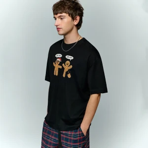 Świąteczna czarna koszulka z nadrukiem pierniczków House