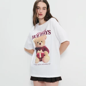 Świąteczna koszulka z nadrukiem misia z napisem Struggle Holidays House