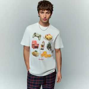 Świąteczna kremowa koszulka z itemami kojarzącymi się ze świętami House