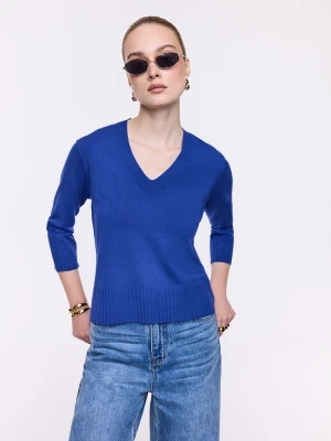 Szafirowy sweter z dekoltem V TARANKO