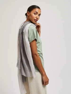 Szal letni z postrzępionym brzegiem szary Moodo