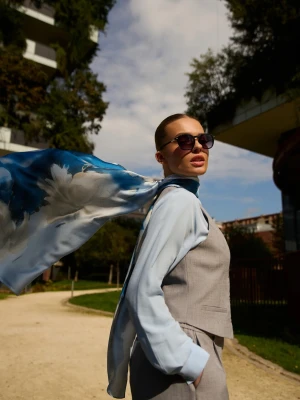 Szal w kwiaty błękitny Moodo