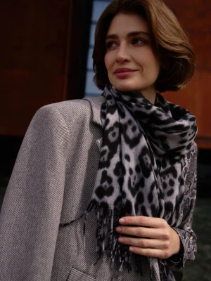Szal w panterkę szary Moodo