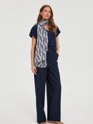 Szal w roślinny wzór granatowy Moodo